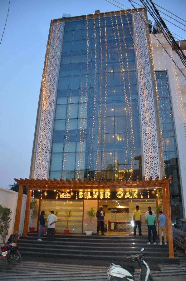 Hotel Silver Oak Paonta Sahib Exterior foto